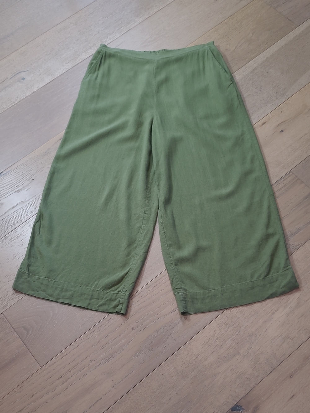 EUC House of Harlow 1960 Pants Women's sz L Olive Green Wide Leg Crop Pant